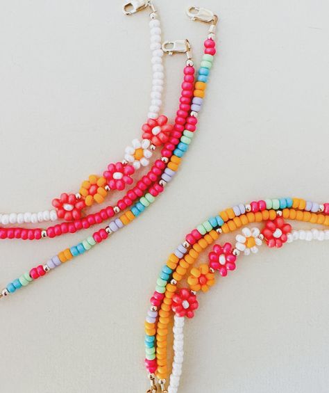 Sister sets for summer 💕🧡☀️ Sets For Summer, Diy Bracelets With String, Diy Beaded Rings, Beaded Jewelry Necklaces, Beaded Necklace Designs, Beaded Jewels, Diy Bracelets Patterns, Beads Bracelet Design, Handmade Jewelry Tutorials