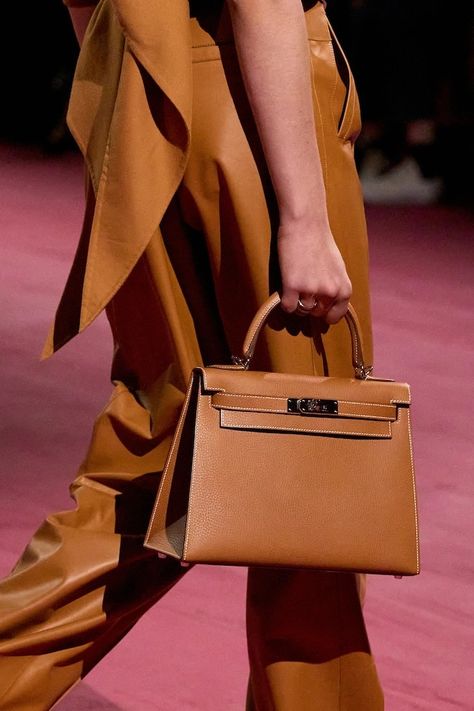 Birkin Kelly, Summer 2025, Kelly Bag, Fashion Autumn, Fall Accessories, Hermes Bags, Female Fashion, Autumn Day, Fall Outfits Women