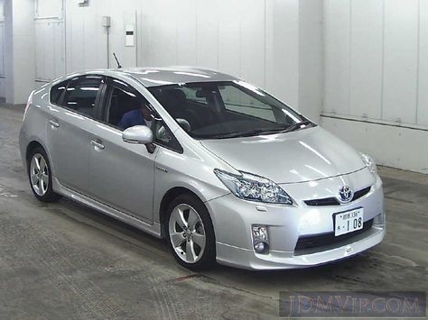 Toyota Prius Custom, Prius Custom, Prius 30, Toyota Hybrid, Car Mods, Toyota Prius, Jdm Cars, Cute Cars, Yokohama