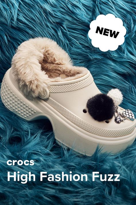 Crocs Winter, Winter Crocs, Stylish Boots For Women, Winter Outfit Inspiration, Women's Crocs, Stylish Boots, Comfortable Boots, Crocs Shoes, Cozy Winter