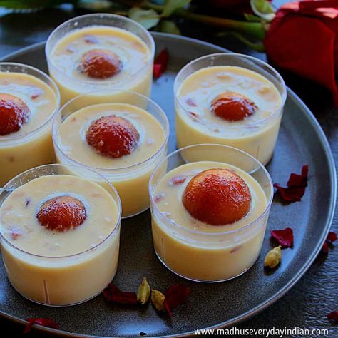 Instant Rabdi - simple and easy Rabdi (rabdri) made with paneer and condensed milk. Rich Indian dessert made with just handful of ingredients. Rabdi Recipe, Diwali Ideas, Indian Dessert, Cardamom Powder, Indian Desserts, Clarified Butter, Easy Dessert, Condensed Milk, Paneer