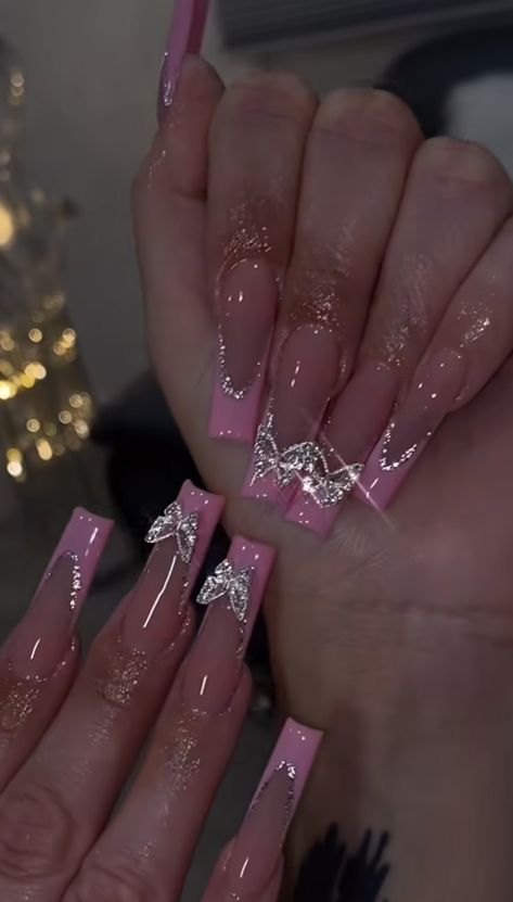 Bday Nails Ideas Coffin Medium, Pretty Sparkly Nails, Pink Nails Fancy, 22 Nails Birthday, Glitter Pink French Tip Nails, Pink Nails For Prom, Pink Prom Nails Acrylic, 18th Bday Nails, Glitter Birthday Nails