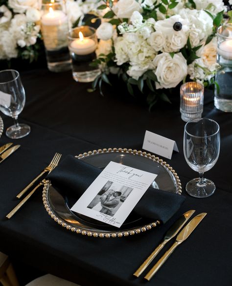 The classic Black & Gold is always in style 🖤 Black And Gold Place Setting Wedding, Black And Gold Wedding Place Settings, Black And White Masquerade Party, Black And Gold Tablescape, Black And Gold Wedding Reception, Gold Place Setting Wedding, Black Tablecloth Wedding, Black White Gold Wedding Theme, Restaurant Birthday Party