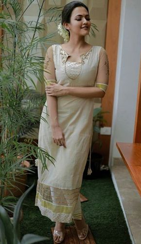 Sensual cream long salwar - traditional onam twist Onam Traditional Dress, Onam Salwar, Modern Onam Outfits, Kasavu Half Saree, Onam Outfits Ideas, Long Salwar, Onam Dress, Onam Outfits, Dress Kurti