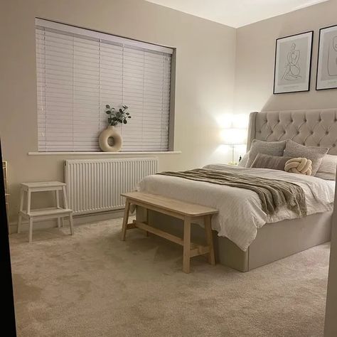 Taupe Carpet Bedroom Ideas, Neutral Main Bedroom, Stone Grey Bedroom, Neutral Grey Bedroom Ideas, Living Room Cream Carpet, Stone Colour Bedroom, Farrow And Ball Neutral Bedroom, Beige Bedroom Carpet, Farrow And Ball Skimming Stone Bedroom