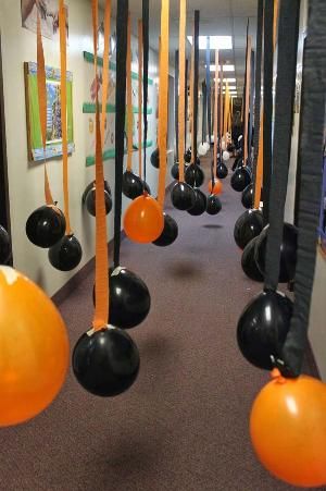 Halloween Walkthrough Ideas, Halloween Cafeteria Decorations, Haunted Homecoming, Goonies Halloween, Haunted Hallway, Ward Activities, Haunted Library, Cheap Halloween Diy, Diy Halloween Dekoration