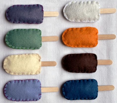 Pretend Play Grocery Store, Diy Popsicles, Play Grocery Store, Diy Kids Kitchen, Felt Food Patterns, Felt Food Diy, Wooden Craft Sticks, Felt Play Food, Pretend Food