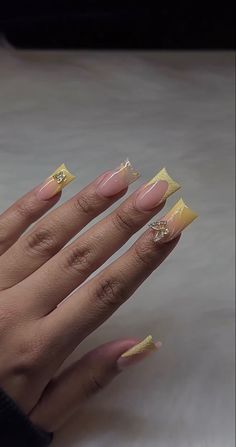 Yellow Nail Aesthetic, Yellow Duck Nails, Cute Yellow Aesthetic, Acrylic Nail Designs Classy, Aesthetic Nails, Grunge Nails, Colored Acrylic Nails, White Acrylic Nails, Her Nails