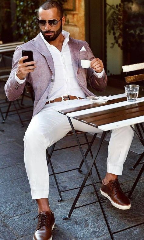 Even the ordinary day becomes better with a cup of espresso. #coffee #outfit #casual #white Herren Style, Stylish Mens Fashion, Mens Fashion Classy, Mens Fashion Casual Outfits, Stylish Mens Outfits, Mens Fashion Suits, Men Fashion Casual Outfits, Black Men Fashion, Well Dressed Men