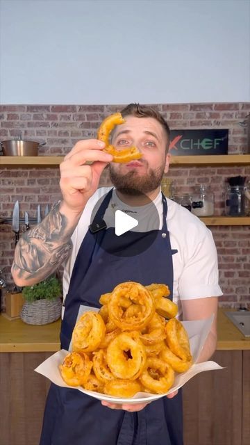 Beer Batter Recipe, Beer Battered Fries, Cold Blonde, Homemade Onion Rings, Beer Battered Onion Rings, Onion Rings Recipe, Onion Oil, Batter Recipe, Air Fried Food