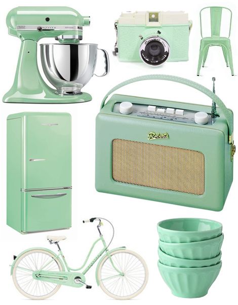 Love the mint green accessories for the home! ;) Bahasa Jepun, Pastel Kitchen, Decor Videos, Retro Radio, Retro Stuff, Green Retro, Minty Green, Green Kitchen, Kitchen Set