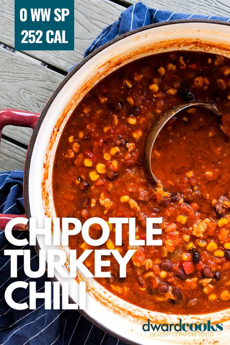 I love making a good, hearty chili. Not only does this easy turkey chili recipe freeze amazingly, but this hearty chipotle turkey chili is a filling and delicious dish that keeps you satisfied. If you need a go-to easy and healthy turkey chili recipe, this is for you. Not only is this a healthy and Weight Watchers friendly chili recipe, but it tastes amazing and the smoky spicy flavors make it an excellent game day chili your whole family will love. Ww Chili Recipe 0 Point, Dump Chili Recipe, Weight Watchers Turkey Chili, Weight Watchers Chili Recipe, Easy Turkey Chili Recipe, Healthy Turkey Chili Recipe, Game Day Chili, Turkey Chili Recipe Easy, Weight Watchers Chili