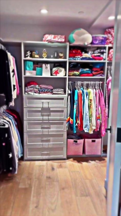 Preppy Closet, Room Organization Bedroom, Organized Closet, Preppy Bedroom, Luxury Room Bedroom, Closet Renovation, Pinterest Room Decor, Preppy Room Decor, Preppy Room