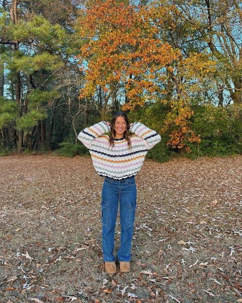 natalie downey (@nataliezacek) • Instagram photos and videos Natalie Downey, Fall Aesthetic Outfit, Cute Modest Outfits, Cut Clothes, Early Fall Outfit, Aesthetic Outfit, Holiday Weekend, Cozy Outfit, Cargo Jeans