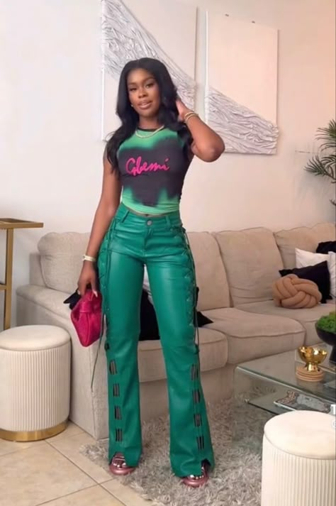 Senior Brunch, Beyoncé Concert, Green Outfits For Women, Outfit Black Women, Girls Attire, Gala Outfit, Miami Life, Effortlessly Chic Outfits, Streetwear Fashion Women