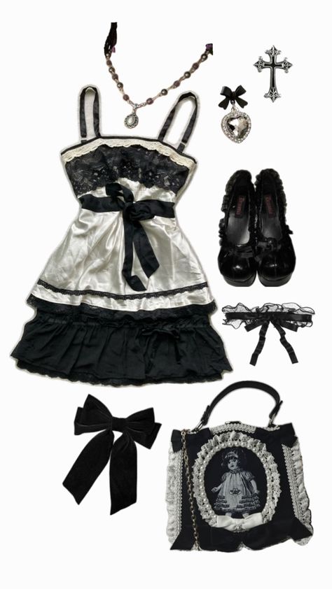 #goth #gothic #fashion #alternative #emo Himekaji Outfits, Fashion Alternative, Alt Outfits, Kawaii Fashion Outfits, Kinds Of Clothes, Goth Outfits, Alternative Outfits, Feminine Outfit, Dark Fashion