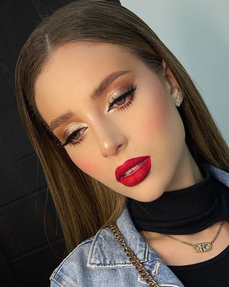 SARAi TORRES❕ on Instagram: “Birthday Girl💫♥️…” Make Up Vestido Rojo, Make Up Rojo, Elegant Bridal Makeup, Outfit Vestido Rojo, Makeup Soft Glam, Makeup Social, Party Eye Makeup, Fabulous 50, Makeup Ojos