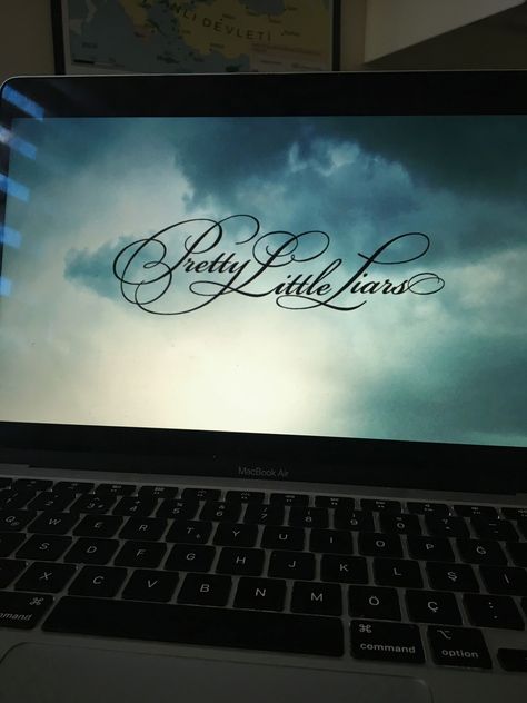 Pretty Little Liars Aesthetic, Pll Aesthetic, Future Life, Pretty Little Liars, Best Shows Ever, Series Movies, Macbook Air, Movies Showing, Serie Tv