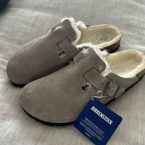 Brand New, Never Worn Boston Vl Shearling Clogs In Original Box. Color Stone Coin Birkenstock Boston Couple, Fuzzy Boston Birkenstocks, Birkin Stocks, Fuzzy Birkenstocks Clogs, Birkenstock Grey Clogs, Birkenstock Shearling Boston Clog, Birkenstock Boston Stone, Birkenstock Boston Dark Gray, Fuzzy Birkenstocks