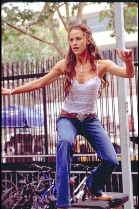 90s Celebs Outfits, Fergie 2000s Style, Alias Outfits, Jessica Biel 2000s, Jennifer Garner 90s, Jennifer Garner Young, Jennifer Garner Body, Jennifer Garner Alias, Jennifer Garner Elektra