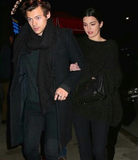 Harry Kendall, Harry And Kendall, Kendall Icon, Kendall Jenner And Harry Styles, Kendall Harry, Kendall And Harry Styles, Paparazzi Shots, Harry Girlfriend, Harry Styles Girlfriend