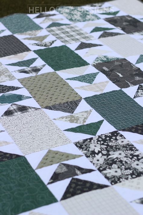 Etsy Quilt Patterns, Quilts Ideas Patterns, Quilts For Men Patterns, Quilting By Hand, Quilt Layouts, Quilt Board, Quilt Templates, Fat Quarter Quilt Pattern, Charity Quilts