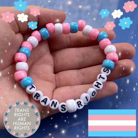 Pride Pony Bead Bracelets, Clay Bead Bracelet Ideas Pride, Pride Bracelet Diy, Trans Kandi, Pride Kandi, Pride Bracelets, Kandi Inspo, Diy Kandi Bracelets, Pony Bead Bracelets