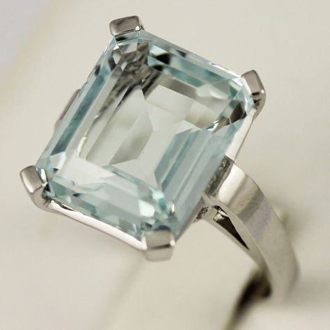 A stunning aqua-marine ring available at Oakville's fine London Gold Jewellery Store. Aqua Marine Ring, Aqua Marina, Sparkle Bracelet, Gold Jewelry Stores, Art Deco Diamond Rings, Emerald Cut Rings, Classic Bracelets, Aquamarine Jewelry, Aquamarine Ring