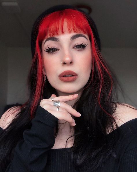 Hair Red Color, Red Hair With Bangs, Red Bangs, E Girl Hair, 90s Grunge Hair, Hair Color Streaks, Hair Streaks, Hair Red, Colorful Hair