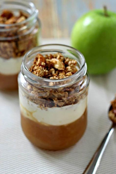 Layered Apple Crumble Jars | The Kiwi Country Girl Stewed Apples, Self Saucing Pudding, Oat Crumble, Dessert In A Jar, Crumble Topping, Apple Crumble, Sliced Almonds, Perfect Breakfast, Piece Of Cakes