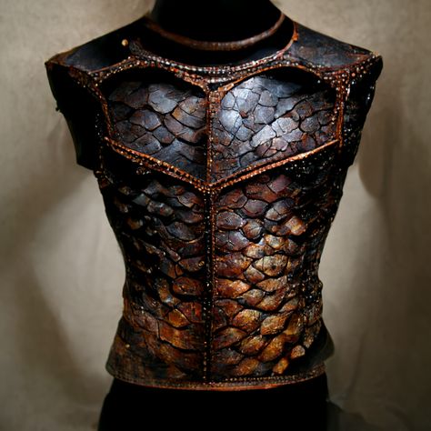 a torso armor made of snake leather and scales Sea Armor, Snake Armor, Torso Armor, Elf Paladin, Dragon Scale Armor, Scale Armor, Sci Fi Armor, Dragon Hunters, Snake Scales