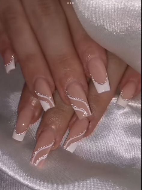 Stand Out Nail Designs, Acrylics With White Design, Plain Design Nails, Nails New Year Design, Paris Style Nails, Nail Idea With Gems, Nail Idea For Birthday, White Nails With Designs French Tip, Nail Inspo White French Tip With Design