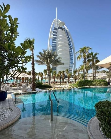 Luxury Life Aesthetic, Dubai Beach, Dubai Holidays, Dubai Vacation, Dubai Aesthetic, Holiday Travel Destinations, Dubai City, Dubai Travel, Vacation Places