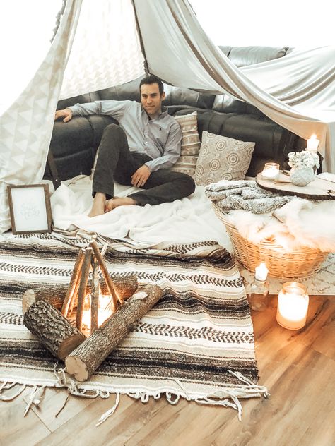 Build an indoor romantic camp! Indoor Camping Date Night, Indoor Camping Date Romantic, Camping Date Ideas, Indoor Date Night, Indoor Date Ideas, Camping Date, Prenup Shoot, Romantic Camping, Valentines Date Ideas