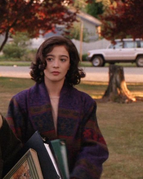 Donna Hayward, Fire Walk With Me, Layered Shirts, Twin Peaks, 90s Fashion, New Life, Love This, Cardigans, Fashion Looks