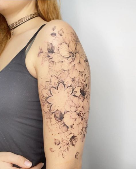 Fine Line Mandala Tattoo, Gardenia Tattoo, Mandala Arm Tattoos, Owl Tat, Shoulder Tats, Wrist Tattoo Ideas, Hip Thigh Tattoos, Butterfly Tattoos For Women, Floral Tattoo Sleeve