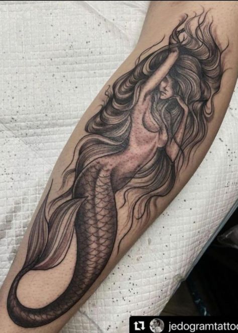 Siren Hand Tattoo, Mermaid Shin Tattoo, Mermaid Tattoo Arm, Mermaid Sleeve Tattoos For Women, Siren Tattoo Goddesses, Siren Tattoos, Mermaid Sleeve Tattoos, Siren Tattoo, Tiger Tattoo Sleeve