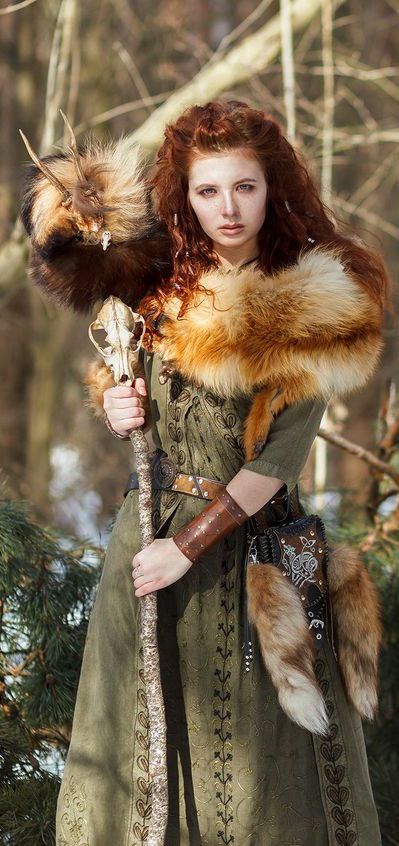 Druid Costume, Viking Queen, Viking Cosplay, Costume Viking, Celtic Druids, Fair Outfit, Viking Dress, Fair Outfits, Venomous Snakes