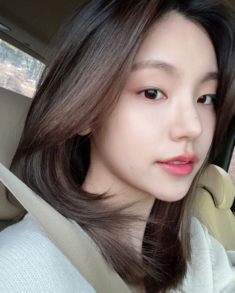 Yeji Without Makeup, Without Makeup, K Idols, Instagram Update, New Hair, South Korean Girls, Her Hair, Kpop Girls, Girl Group