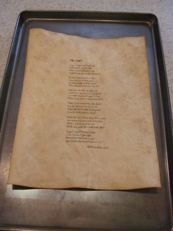 Make Paper Look Old, Aging Paper, Framed Poem, Sheet Music Crafts, Neli Quilling, Laser Paper, Pet Paw Print, Book Page Crafts, Music Crafts