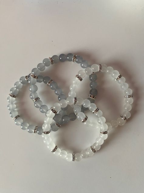 Cristal Bracelet Ideas, Crystal Bracelet Ideas Aesthetic, Pretty Bead Bracelets, Beats Braslate, Cute Bracelet Ideas Glass Beads, Breclate Aesthetic, Crystal Bracelets Ideas, Bracelets Inspo Beads, Braclets Ideas Beads