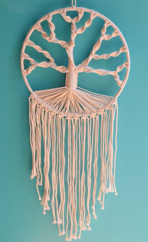 Diy Macrame Wall Hanging, Macrame Wall Hanging Tutorial, Free Macrame Patterns, Macrame Plant Hanger Patterns, Dream Catcher Craft, Macrame Knots Pattern, Diy Macrame Plant Hanger, Macrame Wall Hanging Diy, Macrame Wall Hanging Patterns