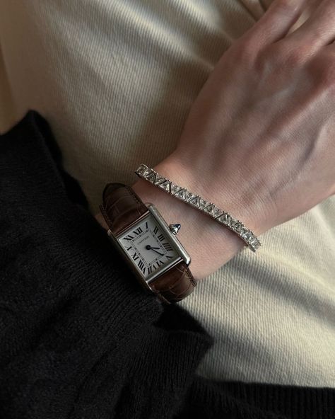 Cartier Tank Watch, Tank Watch, Vintage Watches Women, Wrist Jewelry, Daily Jewelry, Cartier Tank, Classy Jewelry, Jewelry Lookbook, Hand Jewelry