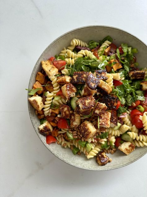 MEDITERRANEAN PASTA SALAD WITH GOLDEN HALLOUMI — Wholesome by Sarah Halloumi Pasta Salad, Salad Halloumi, Halloumi Recipes, Halloumi Pasta, Protein Salads, Mediterranean Pasta Salad, High Protein Salads, Slow Cooker Enchiladas, Mediterranean Pasta Salads