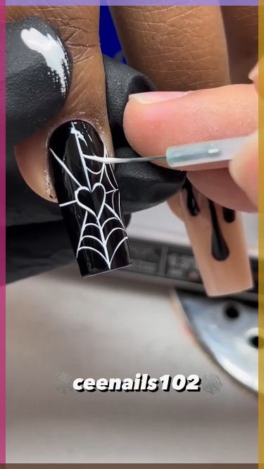 Easy Spiderweb Nail Designs, Nail Design Ideas Halloween, Halloween Nails Art Ideas, Nail Ideas Spider Webs, Gel Nails Designs Tutorial, Spiderweb Nail Art Tutorial, Spider Web Nail Art Tutorials, How To Do A Spider Web On Nails, How To Paint Spider Webs On Nails