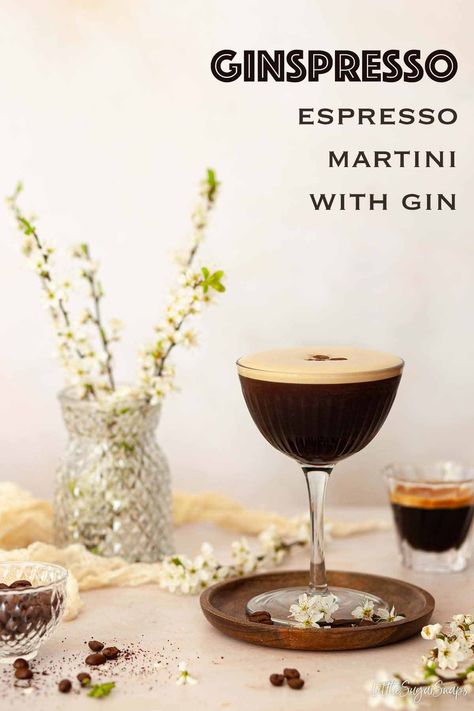 Espresso gin martini is exactly as the name suggests. It's a classic espresso martini with gin as the base spirit rather than vodka. This lively ginspresso martini is a must for lovers of coffee and gin drinks. Gin Espresso Martini, Esspresso Martini, Alcoholic Coffee Drinks, Gin Martini, Espresso Martini Recipe, Coffee With Alcohol, Gin Recipes, Gin Drinks, Beverage Recipes