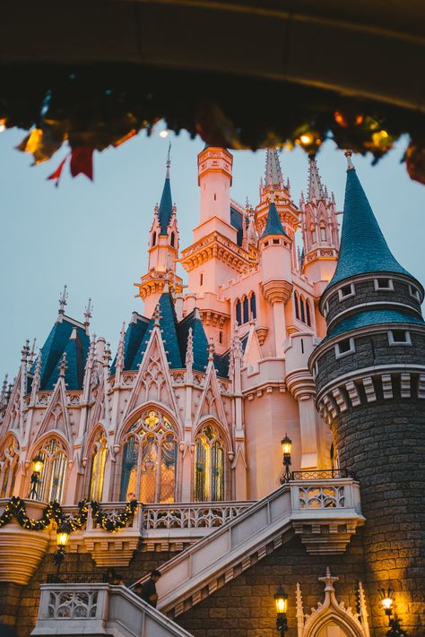 Disneyland In The Rain, Photos For Vision Board, Creating A Vision, Tokyo Aesthetic, Disney Tokyo, Disney Parade, Disneyland Castle, Japan Vacation, Motivational Images