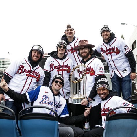 Atlanta Braves Wallpaper, Mlb Baseball Players, Brave Wallpaper, Hot Baseball Players, Florida Gators Football, Atlanta Braves Baseball, Braves Baseball, Baseball Boys, Special Place In My Heart