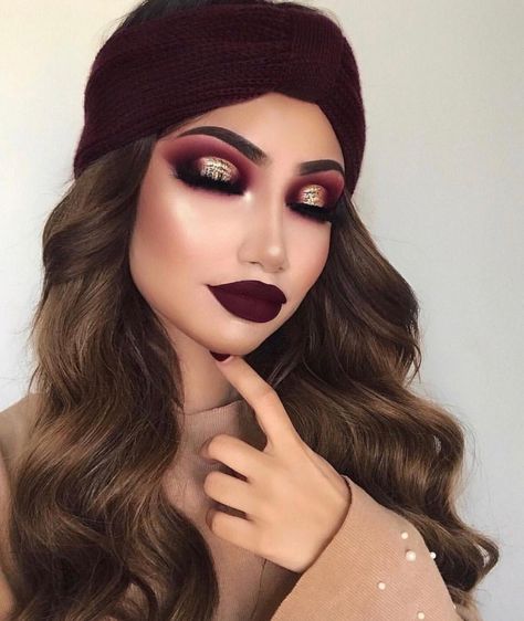 makeup | Instagram makeup | halo eye | fall makeup Burgundy Makeup, Makeup Cantik, Make Up Designs, Gold Eye Makeup, Fall Makeup Looks, Makeup Party, Pinterest Makeup, Makijaż Smokey Eye, Makeup Eye Looks