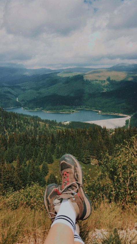 Hiking Stories Instagram, Trekking Story Ideas, Trekking Instagram Story, Hike Insta Story, Hiking Ig Story, Mountain Instagram Story, Hiking Instagram Story, Mountain Photo Ideas Instagram, Mountain Photo Ideas